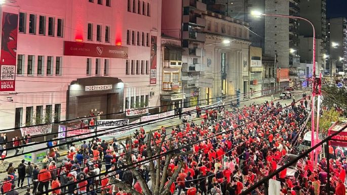 Lío en Independiente, previo al duelo con el Tomba, por la marca de ropa