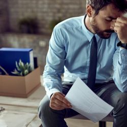 Casi 300 mil personas perdieron su empleo en la era Milei