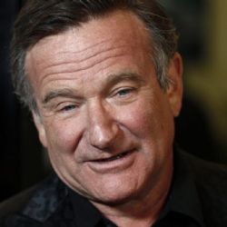 La hija de Robin Williams tuvo que pedir que le dejen de mandar videos de su padre con IA