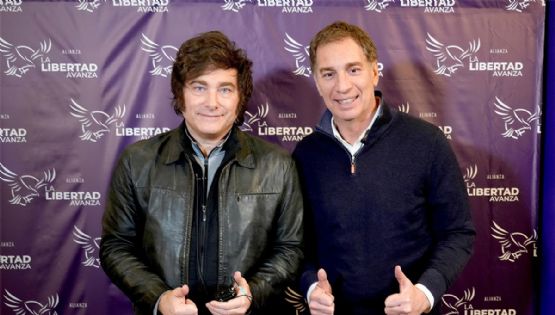 Sale "el pelado", entra "el Colo": LLA podrá reimprimir los afiches