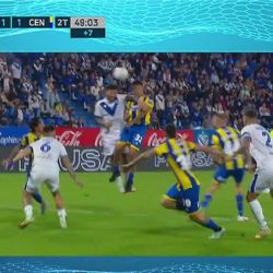 Rosario Central se lo ganó en la última a Vélez con un penalcito de VAR