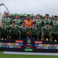 Aldosivi volvió a ganar, ahora ante Huracán, y todavía da pelea