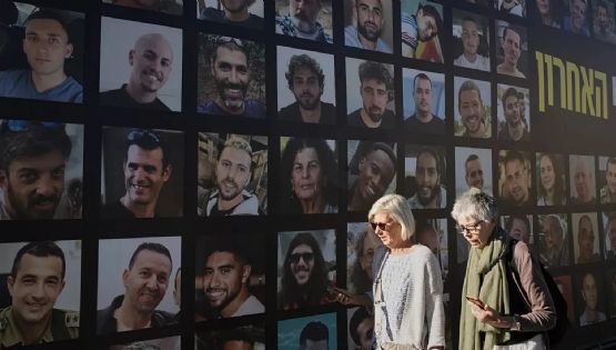 Israel acusa a Hamás de violar el acuerdo de paz con la entrega de solo cuatro rehenes