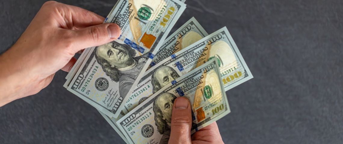 El dólar oficial cerró la semana a la baja 
