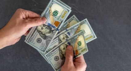 El dólar se desploma y suben las acciones