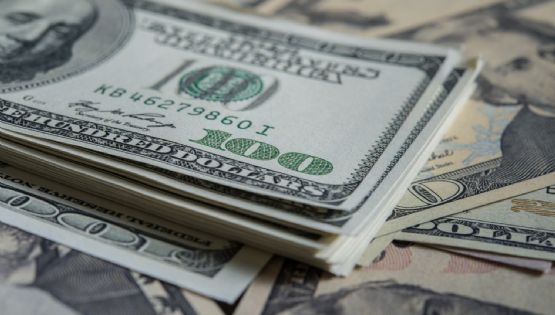 A pesar de los anuncios de Bessent, el dólar sigue en alza