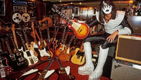 El mundo del rock despite a Ace Frehley de KISS