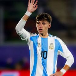 Vélez le reclama 3 millones de dólares a Botafogo de Brasil por Álvaro Montoro