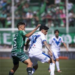 Vélez pisó fuerte en Junín y quedó segundo a un punto de Lanús