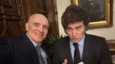 Foto iliustrativa de  Ahora Milei defiende a Espert, quien renunció a su candidatura por vínculos con Machado