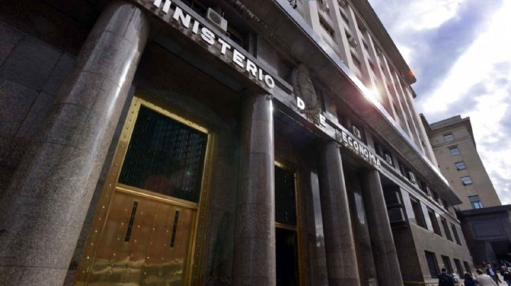 El Gobierno inició negociaciones para la recompra de deuda