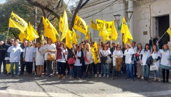 El gobierno se desentendió de un conflicto entre Ampros y el Sute