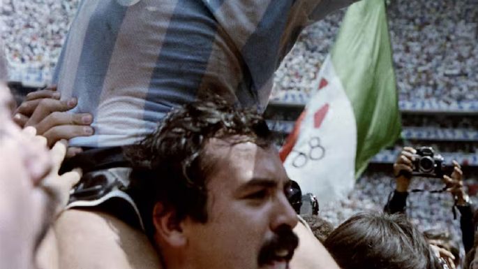 Falleció Roberto Cejas: el hombre que llevó en andas a Maradona en México 1986