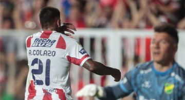 Unión goleó a Defensa y Justicia en Santa Fe y se recuperó