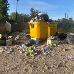 Basura desparramada: la cruda postal que alerta a los vecinos de Vertientes del Pedemonte