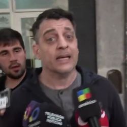 Apareció el novio de Lowrdez y se puso a hablar de política: “¿Por qué no hablan de la deuda?”