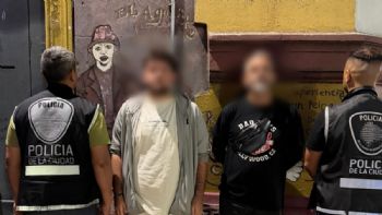 Dos guías de turismo vendían entradas falsas a 100 euros para ver a Huracán