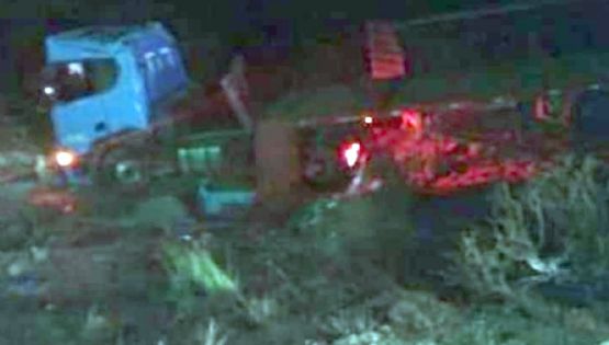 Accidente en la curva La Soberanía: un camionero desbarrancó y está grave
