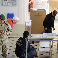 Clásico de clásicos: fueron a votar con pedido de captura y los detuvieron