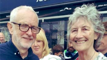 Catherine Connolly ganó las elecciones presidenciales de Irlanda