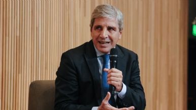 Foto iliustrativa de  Caputo minimizó los créditos que el Banco Nación otorgó a funcionarios y dijo que saquen más