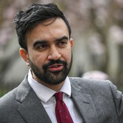 El alto costo de vida en Nueva York, impulsa al candidato demócrata Zohran Mamdani