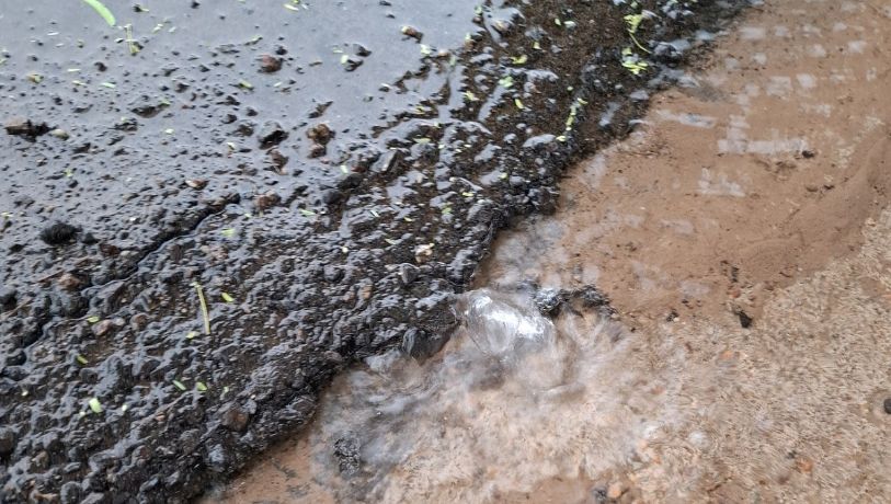 Doble reclamo en Luján: de poner una bomba en su casa a denunciar un derroche crónico