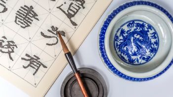 Energía del dragón y el desafío de la serpiente: el horóscopo chino para este martes