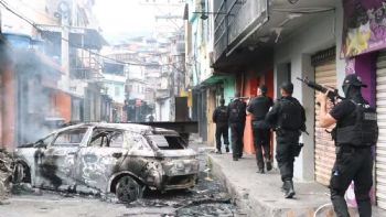Afirman que las favelas de Río de Janeiro se transformaron en “un escenario de guerra y barbarie”