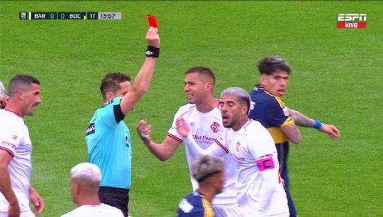 Lamolina, suspendido por echar a Tapia, el hijo de Tapia, en el "estadio" Tapia