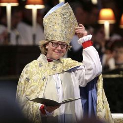 Gran Bretaña nombró a la primera mujer arzobispo de Canterbury