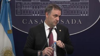 Foto iliustrativa de  Maxi Ferraro sobre Adorni: “Tendría que dar un paso al costado”