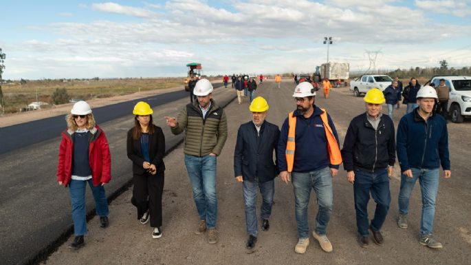 Tras siete años, y en plena campaña, Cornejo inaugura la Variante Palmira