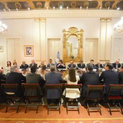 Milei se reunió con gobernadores por las reformas y estuvo Casado por Cornejo