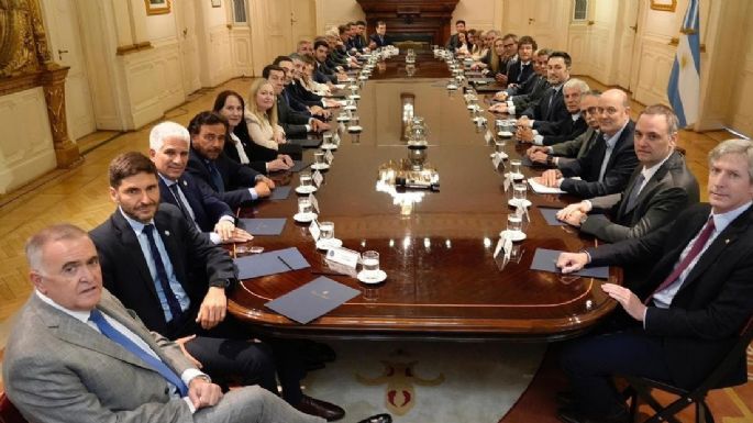 Milei se reunió con gobernadores por las reformas y estuvo Casado por Cornejo