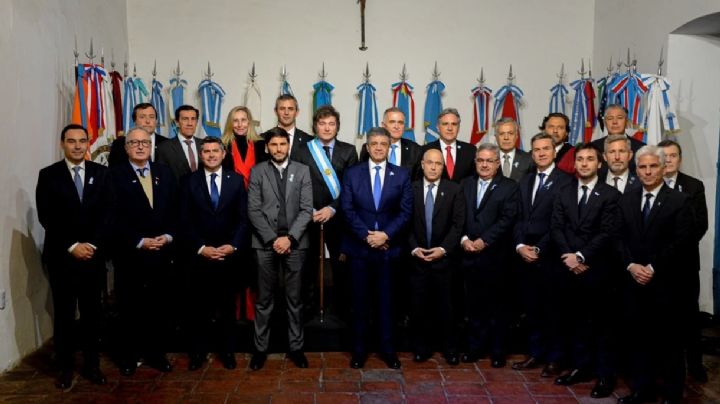 Milei le presenta a los gobernadores aliados las reformas laboral e impositiva