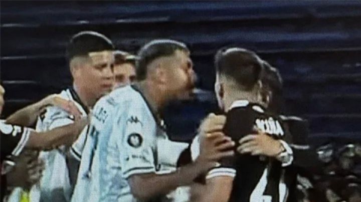 Adrián Balboa pidió disculpas por haber escupido a Acuña