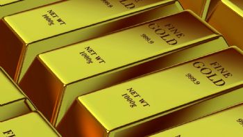 El oro marcó un récord histórico y es refugio de valor de inversores