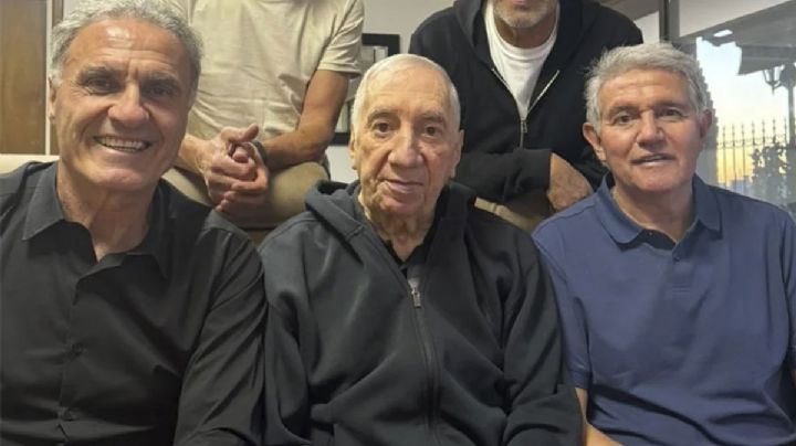 4 campeones del Mundo de 1986 fueron a visitar a Carlos Bilardo