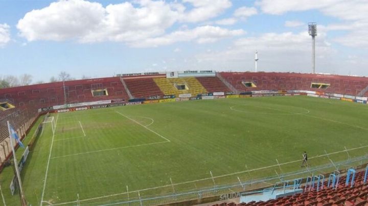 Por qué Deportivo Español desvinculó al abogado que tocó con Milei