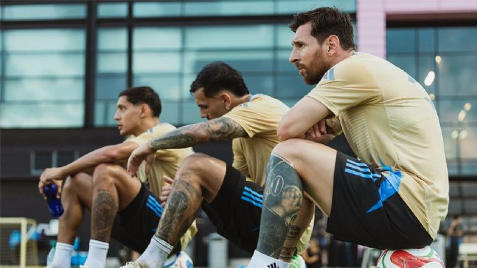Así fue el minuto de silencio de la Selección argentina por Russo