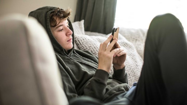 Europa debate regular el uso de redes sociales entre adolescentes