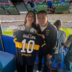 Colapinto invitó a Dua Lipa a una carrera después de verla en el Superclásico