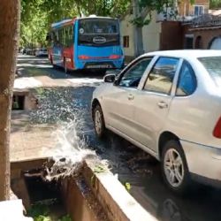 Reparaciones fallidas: la pérdida de agua que vuelve a aparecer y preocupa a los vecinos de Ciudad