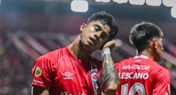 Argentinos Juniors derrotó a Belgrano y por ahora deja afuera a River de la Libertadores