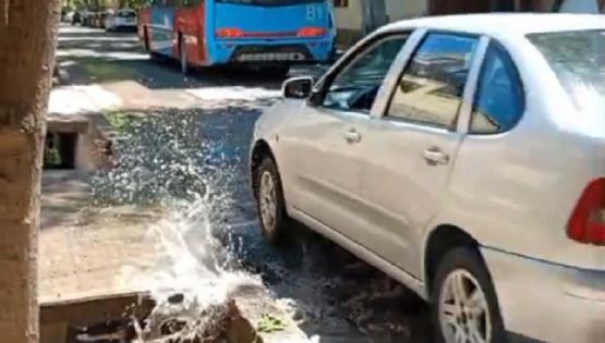Reparaciones fallidas: la pérdida de agua que vuelve a aparecer y preocupa a los vecinos de Ciudad