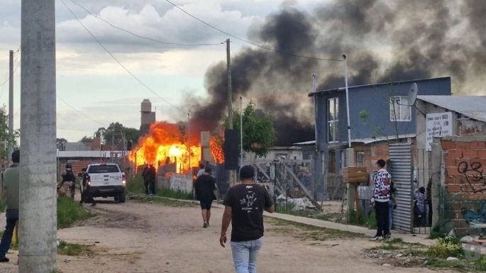 Incendiaron la casa de un niño acusado de manosear a sus compañeras de escuela