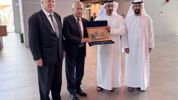 Cornejo regresa de Abu Dhabi y se reunirá con Santilli