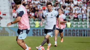 Argentina cierra el año con un amistoso en Angola