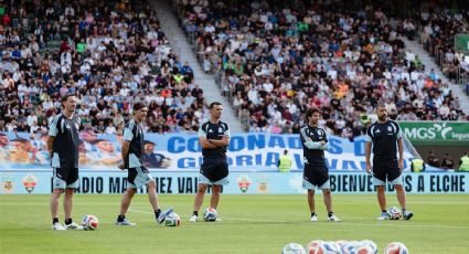 La Selección argentina se entrenó ante una multitud antes de viajar a Angola